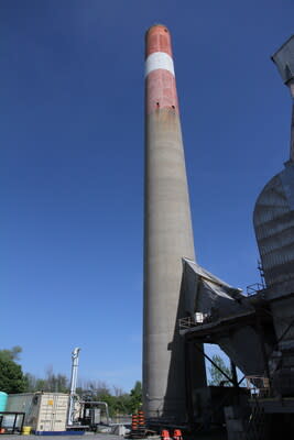 Hyperion's Tandem Carbon Recycling Pilot onsite at Lafarge Canada's cement plant in Bath, ON. (Photo credit: Hyperion Global Energy Corp. 2024) (CNW Group/Lafarge Canada Inc.)