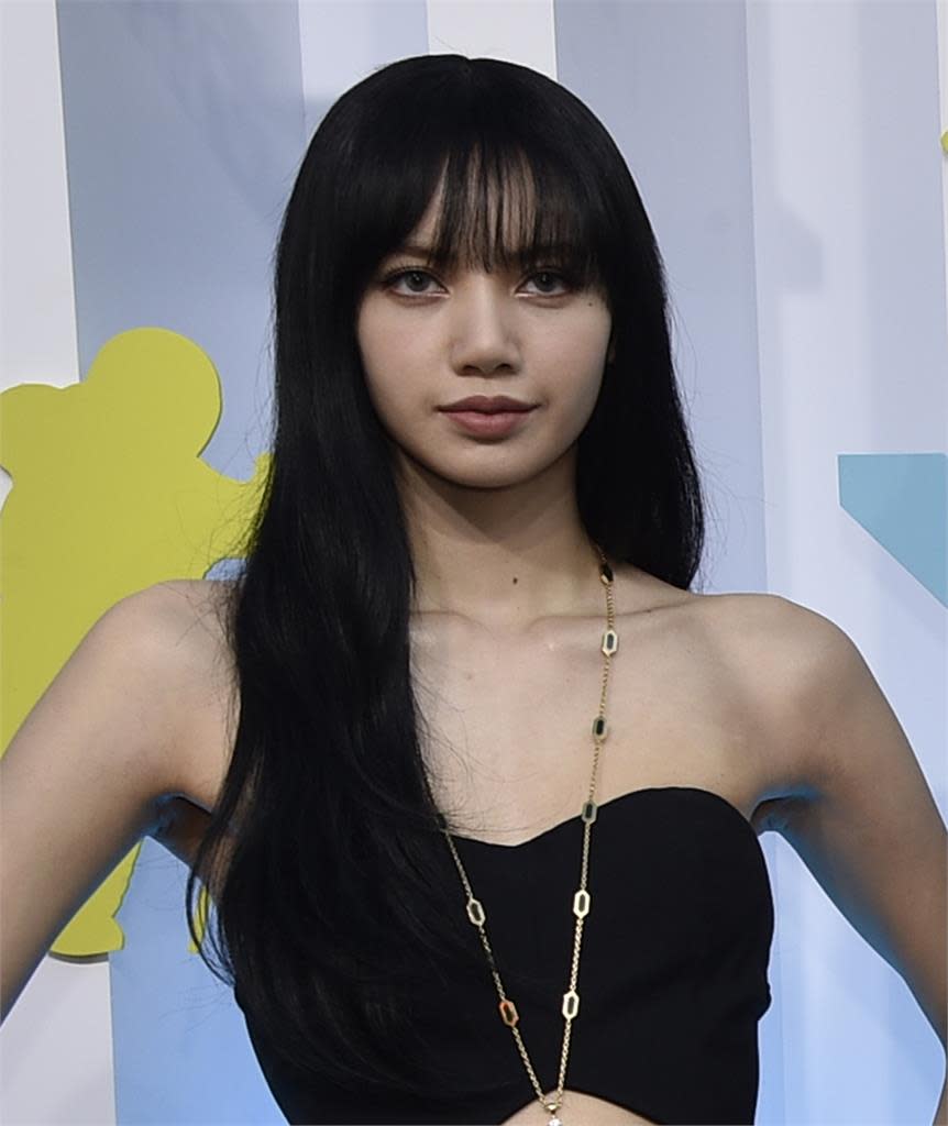 Lisa「婚」頭了？帶全球首富兒「回泰國見家長」　有望當千億豪門媳婦