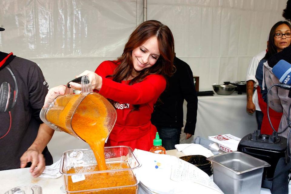 Jennifer Love Hewitt Soup Kitchen