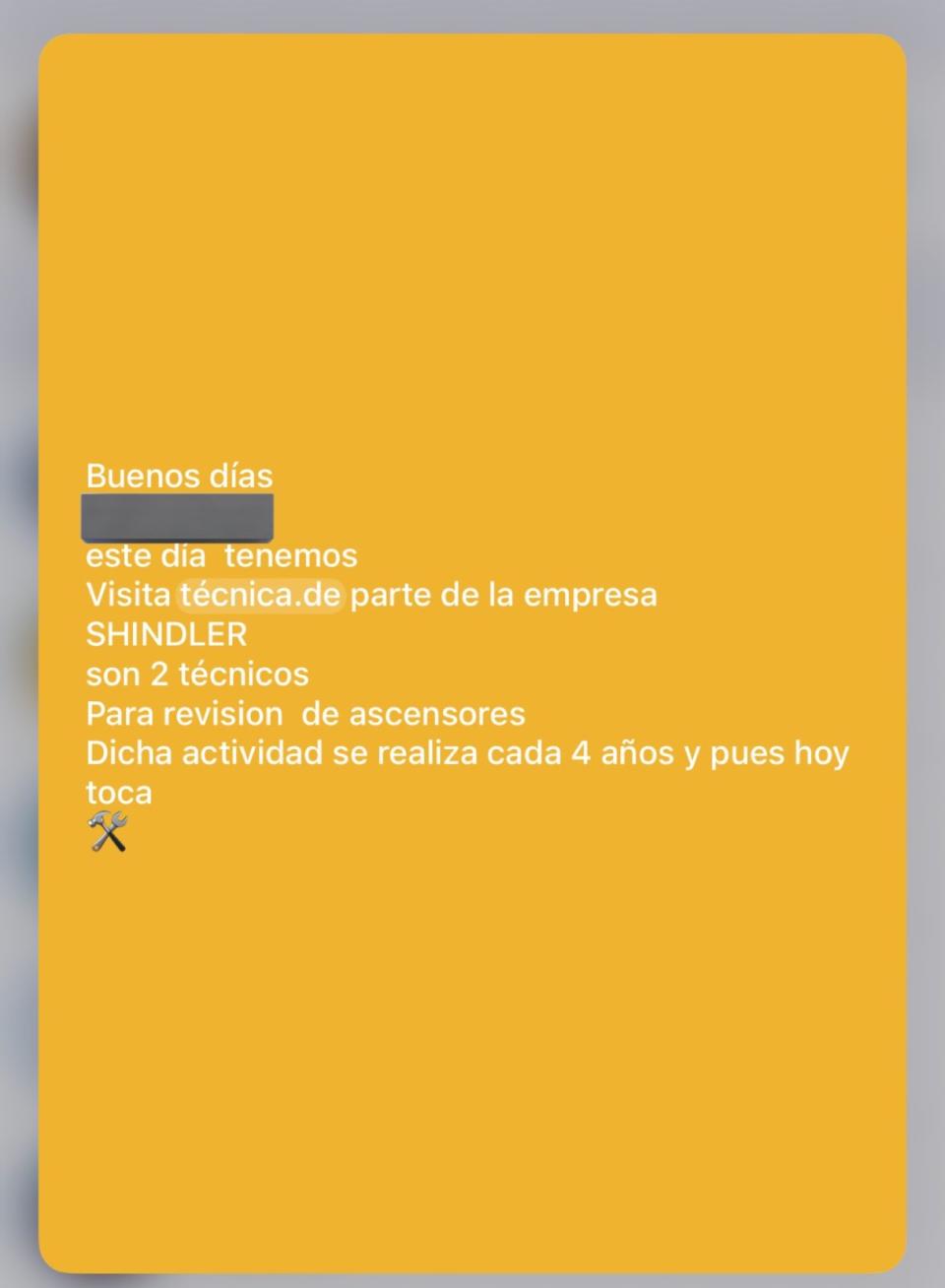 Anuncios sobre basuras, obras, paquetes recogidos... Este portero emplea la tecnología con éxito - Twitter de @fotomaf