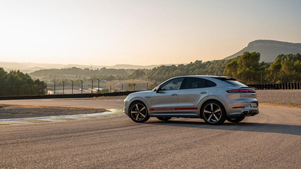 2024 porsche cayenne turbo ehybrid