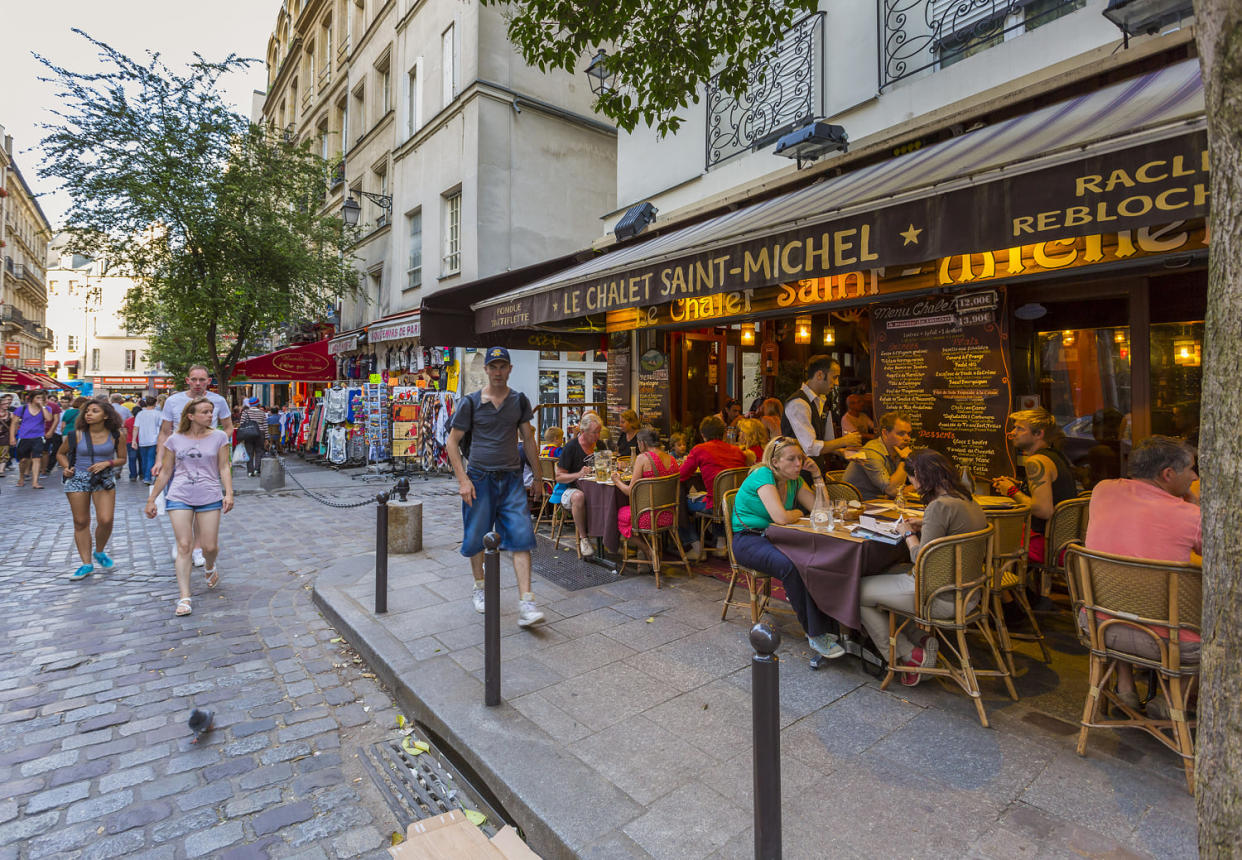 Parisian Restaurant in St Michel, Latin Quarter (Pawel Libera / Getty Images)