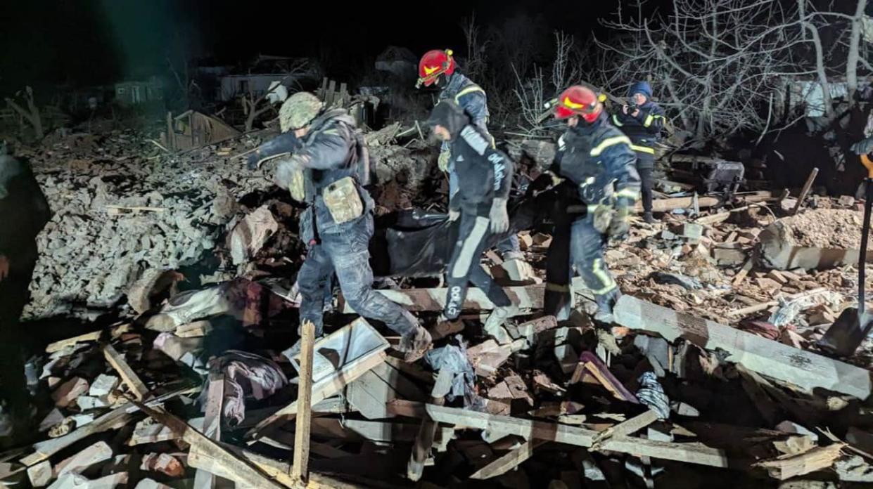 The rescue operation in Kramatorsk. Photo: Vadym Filashkin on Telegram.