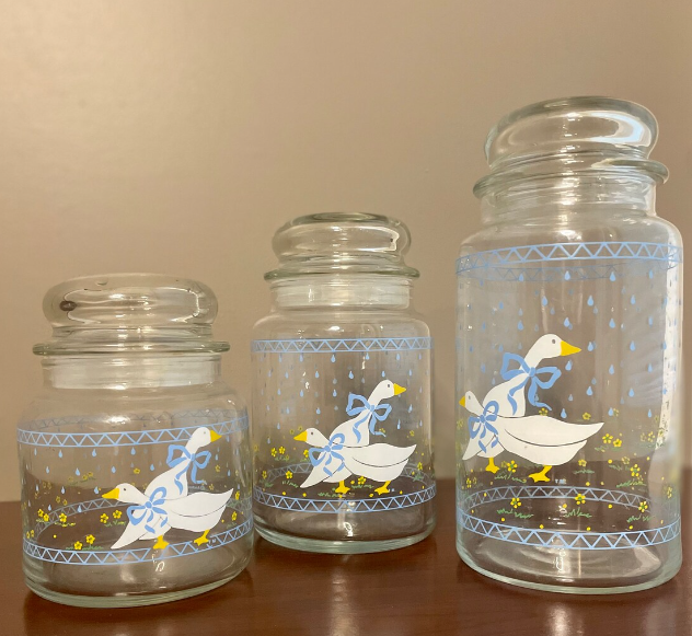 Geese on jars