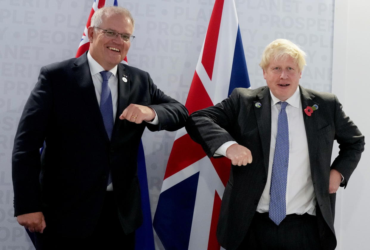 El primer ministro británico, Boris Johnson (derecha), junto a su homólogo australiano, Scott Morrison (izquierda). (Foto: Reuters)