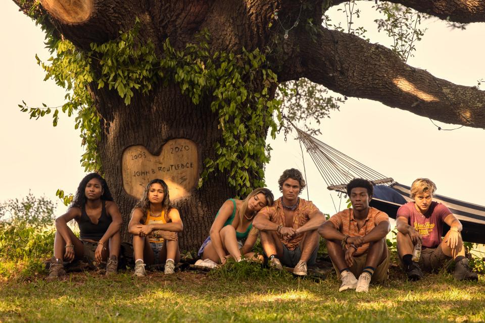 (L to R) Carlacia Grant as Cleo, Madison Bailey as Kiara, Madelyn Cline as Sarah Cameron, Chase Stokes as John B, Jonathan Daviss as Pope, Rudy Pankow as JJ in episode 309 of Outer Banks. (Jackson Lee Davis/Netflix)