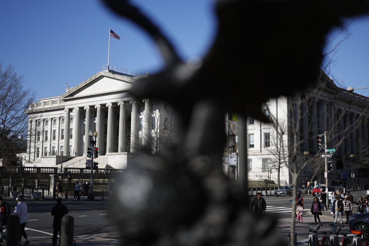 Investors Stung by Treasuries Rout Brace for Next Fed Blow