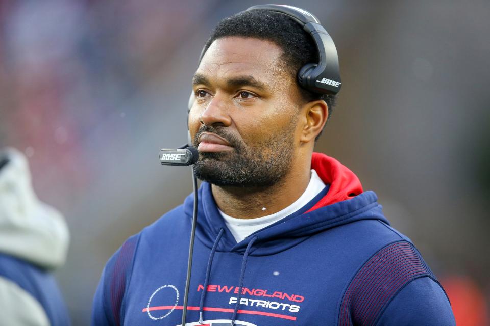 Patriots inside linebacker coach Jerod Mayo on the sideline during the game against the Tennessee Titans on Nov. 28 in Foxboro.