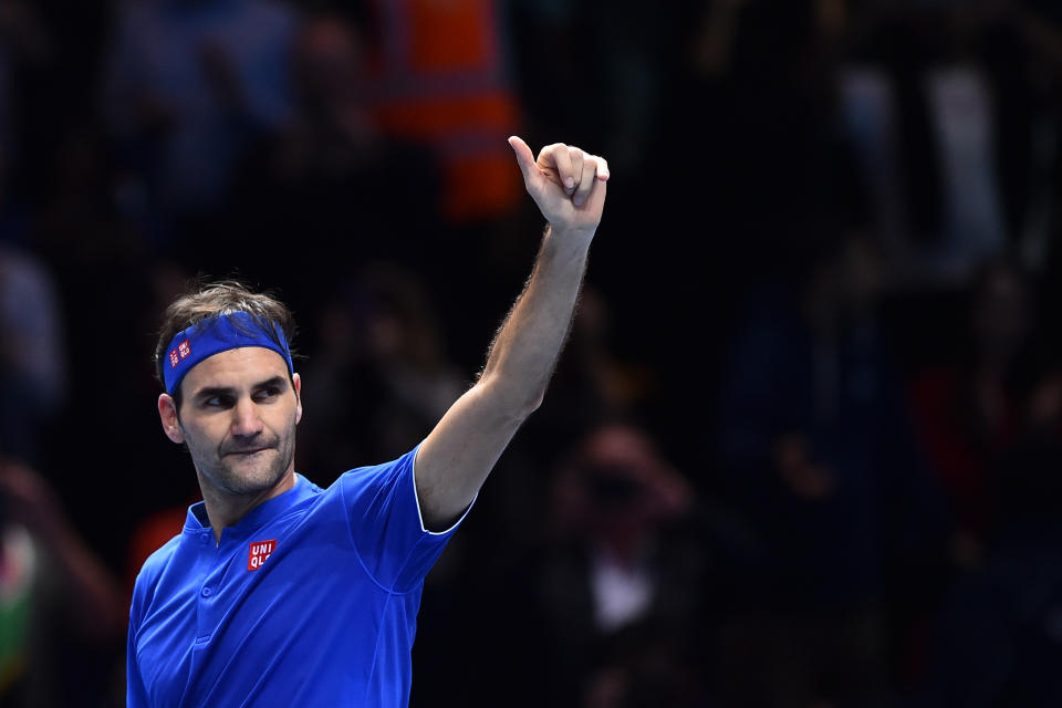 <span>C’est, semble-t-il, le gros sujet du moment dans la galaxie Federer. Le champion suisse doit-il jouer plus de tournois que lors de ces deux dernières saisons ? Question que l’on peut prolonger par une deuxième : doit-il retrouver les courts en terre battue, période de l’année qu’il zappe depuis maintenant trois ans. Avec son corollaire, pour nous Français, le reverra-t-on un jour à Roland-Garros ?</span>