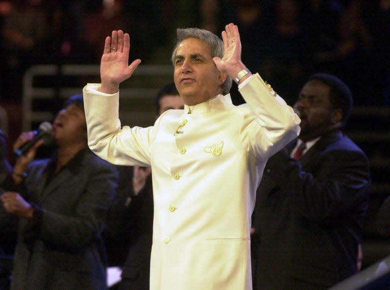 Orange, Feb. 27, 2003  Faith healer Benny Hinn during his Miracle Crusade at the Arrowhead Pond of Anaheim. These Miricle Crusade attracted thousands people with health problems who want to be healed by Hinn. ( - Photo: Irfan Khan (Getty Images)