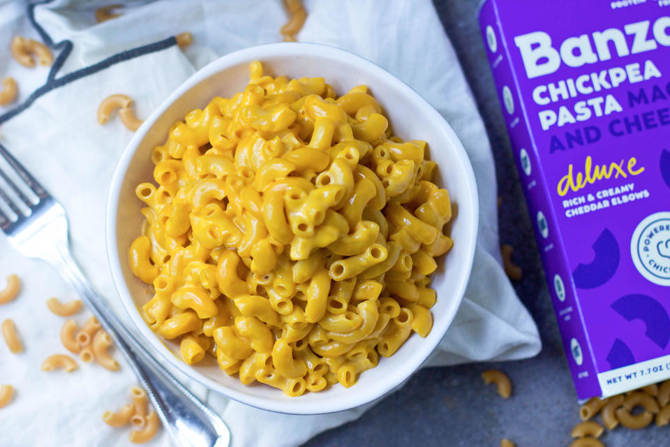 BANZA CHICKPEA PASTA MAC AND CHEESE 