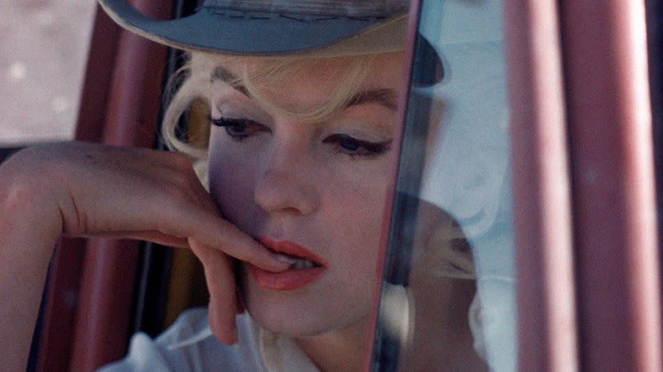 Marilyn Monroe shot by Arnold during the filming of "The Misfits," 1960 in Reno, Nevada. - Eve Arnold/Courtesy Newlands House Gallery