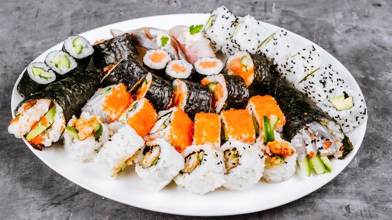maki sushi variety