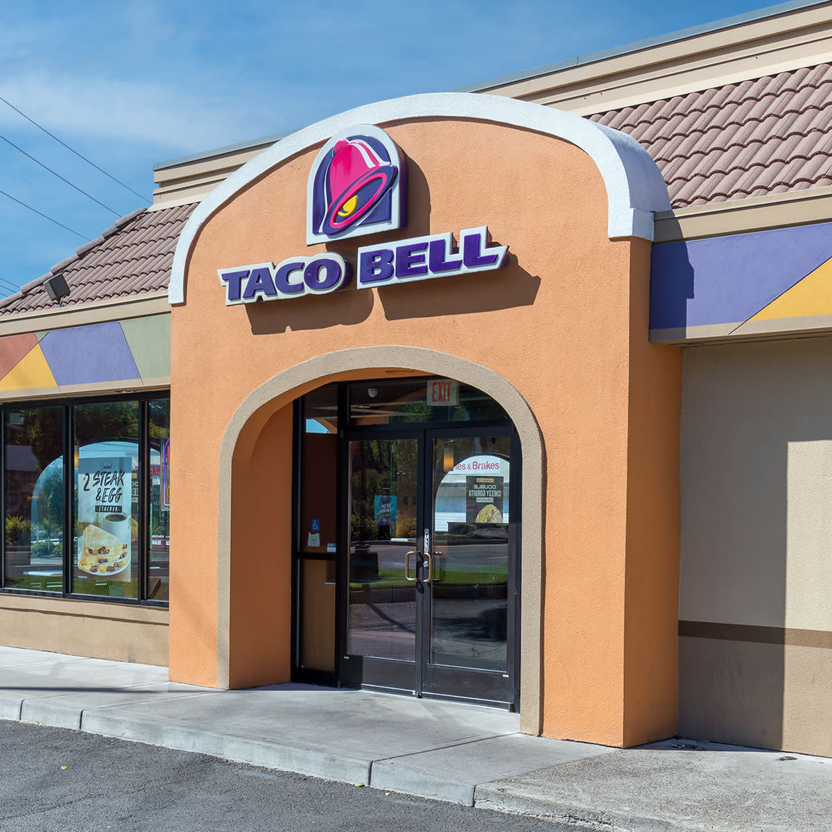 Taco Bell storefront