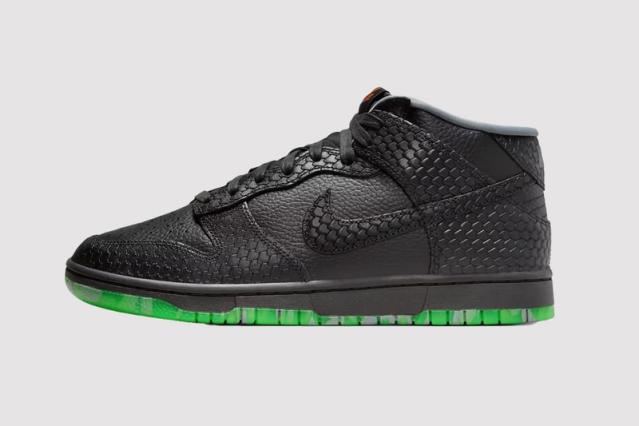 Nike's Dunk Mid 