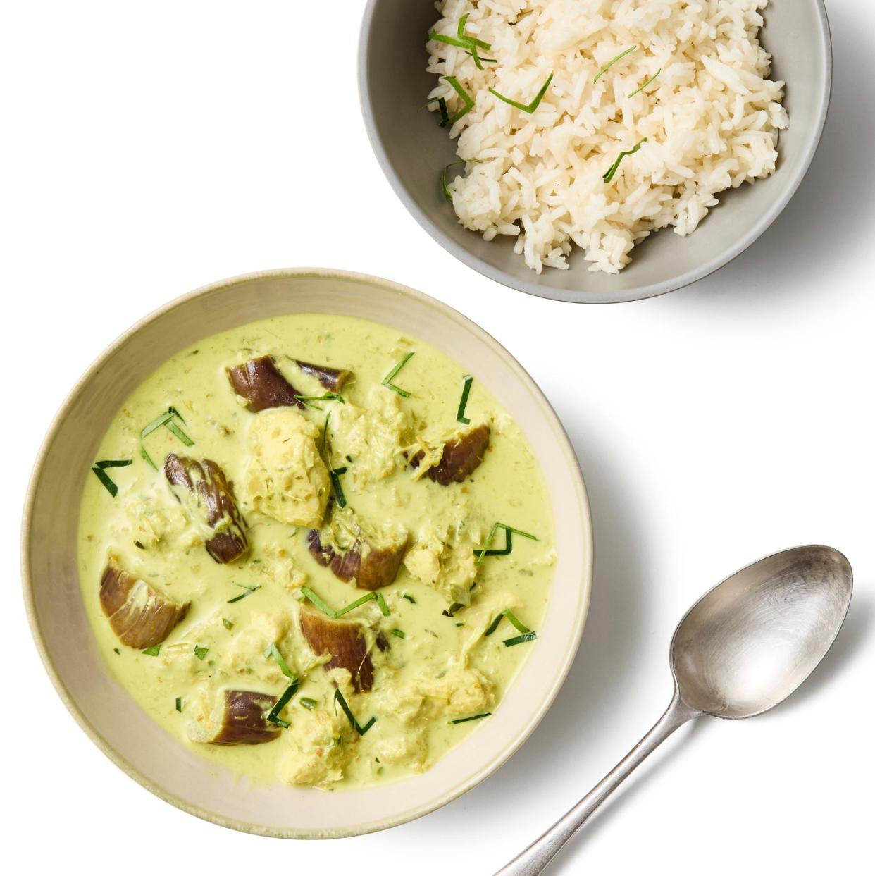 <span>Felicity Cloake’s Thai green curry works with chicken, seafood, pork, beef or tofu.</span><span>Photograph: Robert Billington/The Guardian. Food stylist: Loic Parisot.</span>