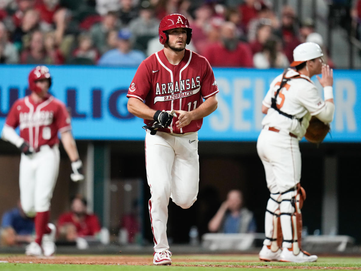 listen to razorback baseball