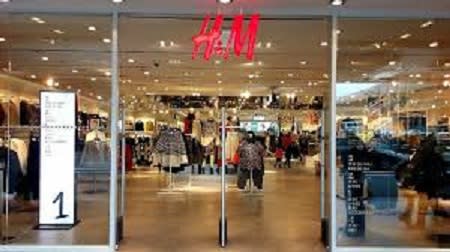 H&M、Nike等國際服裝企業近日因抵制新疆棉花聲明在中國網路上引發扺制。   圖 : 翻攝自H&M台北館臉書