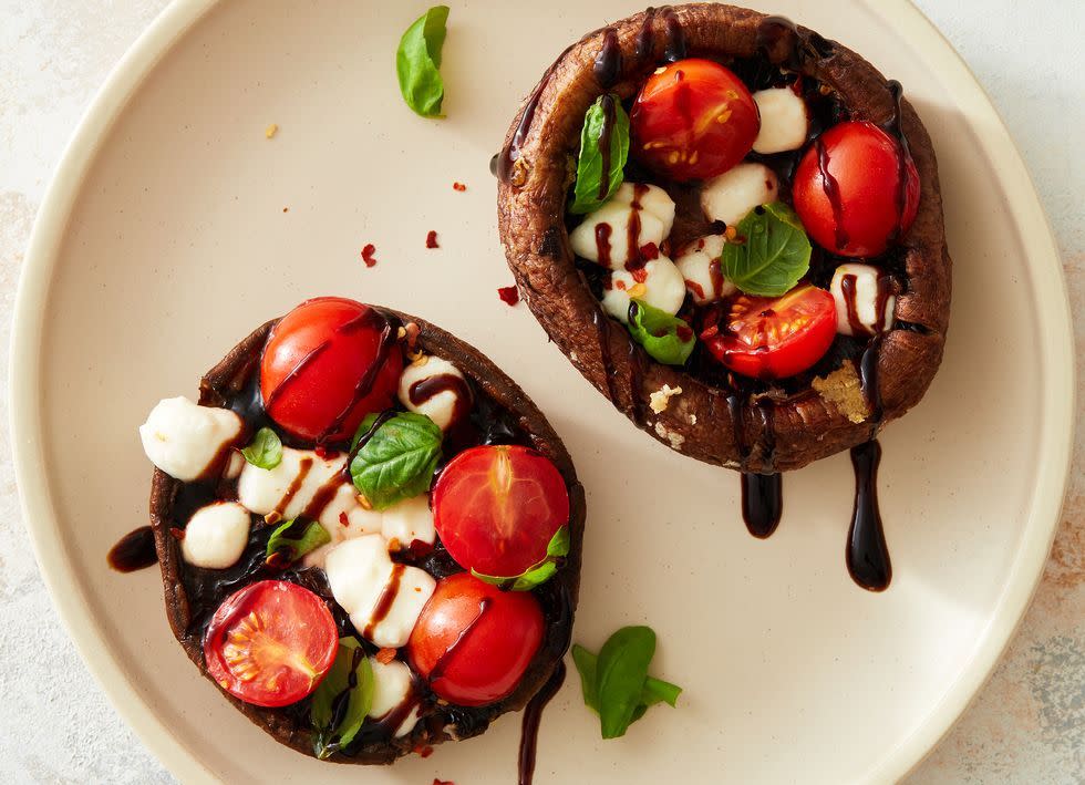 air fryer caprese stuffed portobello mushroom