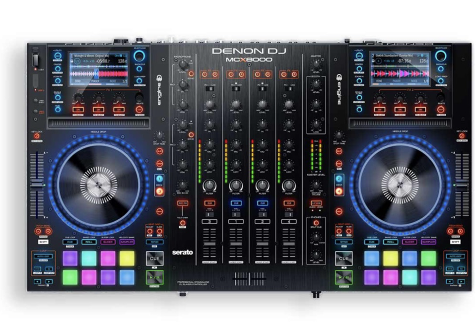 <p>Il Denon DJ MCX8000 è uno dei controller stand alone più completi e performanti tra quelli presenti sul mercato di oggi. Funziona come controller collegato al computer ma può lavorare anche autonomamente, riproducendo i file audio presenti su memorie usb oppure sugli hard disk esterni esattamente come se si trattasse di tracce su vinile o su cd. Prezzo: 1125 euro su amazon.it/DENON </p>