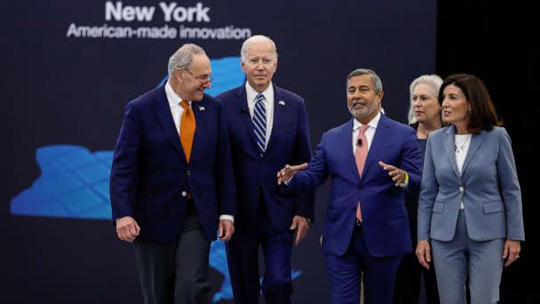 PHOTO: President Joe Biden tours Micron Pavilion at Onondaga Community College in Syracuse, New York, U.S., October 27, 2022. (Evelyn Hockstein/Reuters)