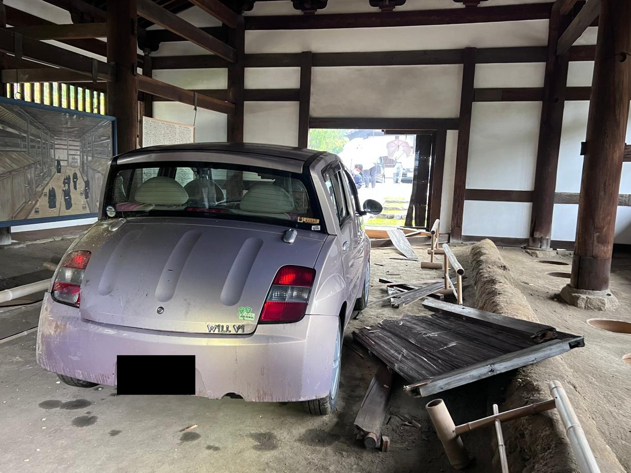 A car crashed into the entrance of the Tofukuiji Temple's ancient communal bathroom.