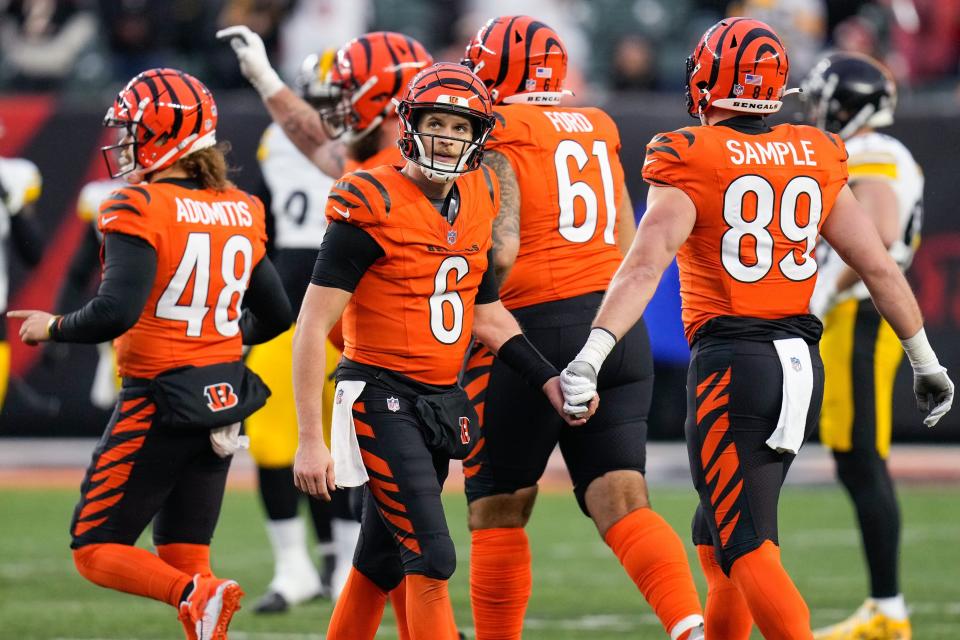 Cincinnati Bengals quarterback <a class="link " href="https://sports.yahoo.com/nfl/players/32138" data-i13n="sec:content-canvas;subsec:anchor_text;elm:context_link" data-ylk="slk:Jake Browning;sec:content-canvas;subsec:anchor_text;elm:context_link;itc:0">Jake Browning</a> (6) comes off the field on fourth down in the fourth quarter of the NFL Week 12 game between the Cincinnati Bengals and the Pittsburgh Steelers at Paycor Stadium in Cincinnati on Sunday, Nov. 26, 2023. The Steelers took a 16-10 win over the Bengals in Cincinnati.