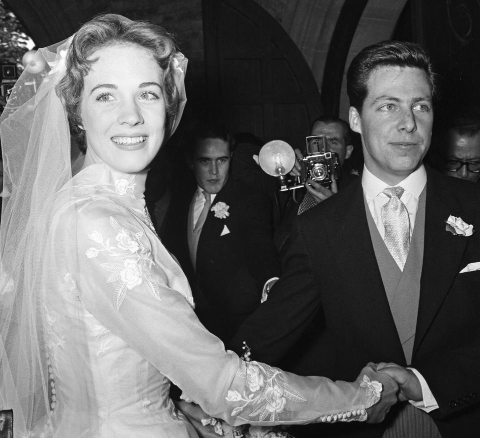 The wedding of Julie Andrews and Tony Walton at St Mary Oatlands Church, Weybridge, Surrey, 10th May 1959