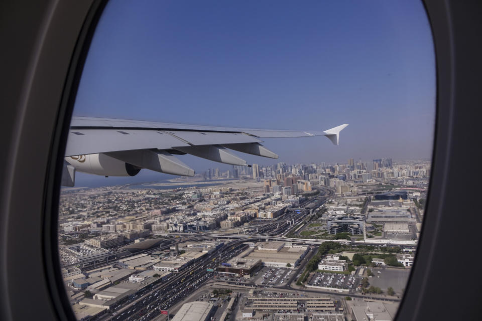 <p>Würde man von Dubai nach London mit dem Auto fahren, würde man gut 80 Stunden brauchen. Ein Flug ist da doch viel komfortabler, der braucht nämlich nur knapp sieben Stunden für die 5.500 Kilometer. 14.390 Flugzeuge traten diese Route zwischen März 2017 und Februar 2018 an. </p>