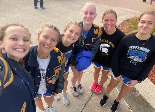 Jefferson's girls cross country team qualified for the state finals with a third-place finish in their Regional Saturday.
