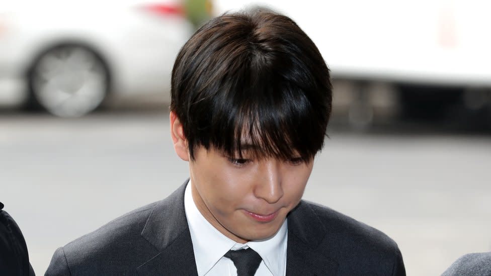 Choi Jong-Hoon arriving at a Seoul police station in 2019