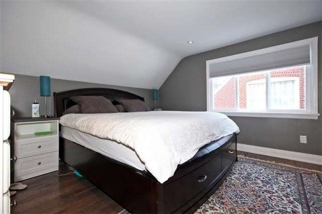 <p><a rel="nofollow noopener" href="https://www.zoocasa.com/toronto-on-real-estate/5023112-89-charleswood-dr-toronto-on-m3h1x5-c4016003" target="_blank" data-ylk="slk:89 Charleswood Dr., Toronto, Ont.;elm:context_link;itc:0;sec:content-canvas" class="link ">89 Charleswood Dr., Toronto, Ont.</a><br> There are two bedrooms upstairs in the home, and another in the finished basement.<br> (Photo: Zoocasa) </p>