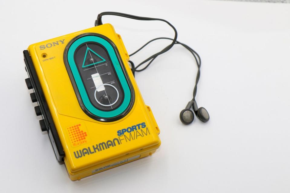 The iconic sports Walkman was a commonly-spotted accessory on the waistband of fitness junkies at the time. Nicola.K.photos – stock.adobe.com