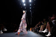 <p>Eines der ersten großen Fashion-Events des Jahres: Bei der „Mercedes-Benz Fashion Week“ in Berlin wird unter anderem die <a rel="nofollow" href="https://de.style.yahoo.com/die-besten-looks-der-dawid-102753301.html" data-ylk="slk:Herbst- und Winterkollektion des polnisch-deutschen Designers Dawid Tomaszewski;elm:context_link;itc:0;sec:content-canvas;outcm:mb_qualified_link;_E:mb_qualified_link;ct:story;" class="link  yahoo-link">Herbst- und Winterkollektion des polnisch-deutschen Designers Dawid Tomaszewski</a> präsentiert. (Bild: AP Photo) </p>