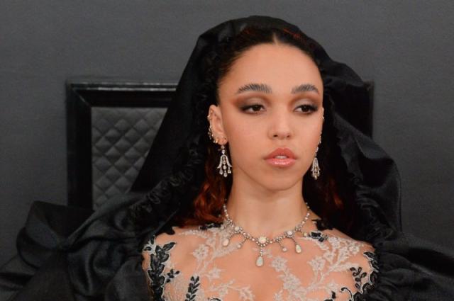 FKA Twigs claims 'double standards' in UK Calvin Klein ad ban - ABC News