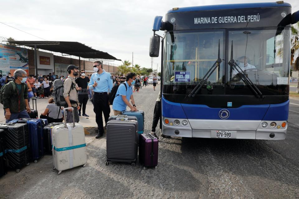 peru border closed airport flights