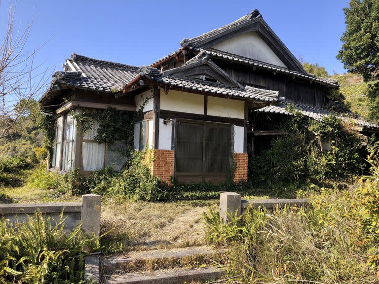 Esta foto sin fecha de Tim Hornyak muestra una casa akiya vacía en Nagasaki, Japón, a principios de este año