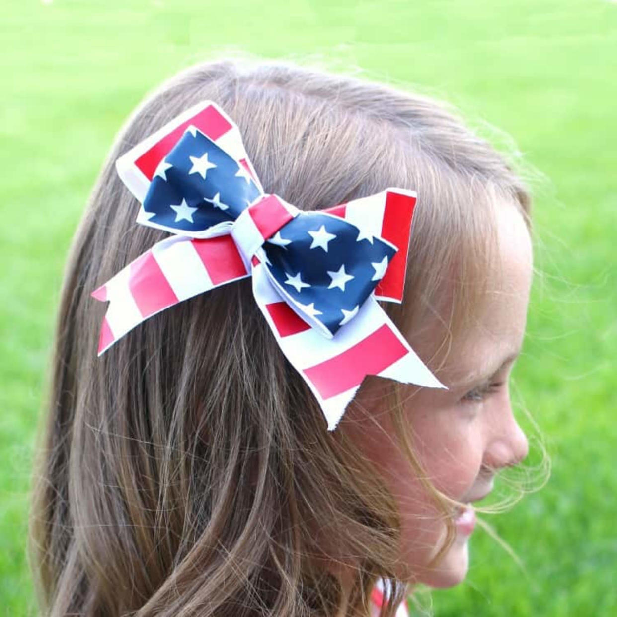 american flag hair bow  (A Girl and a Glue Gun )