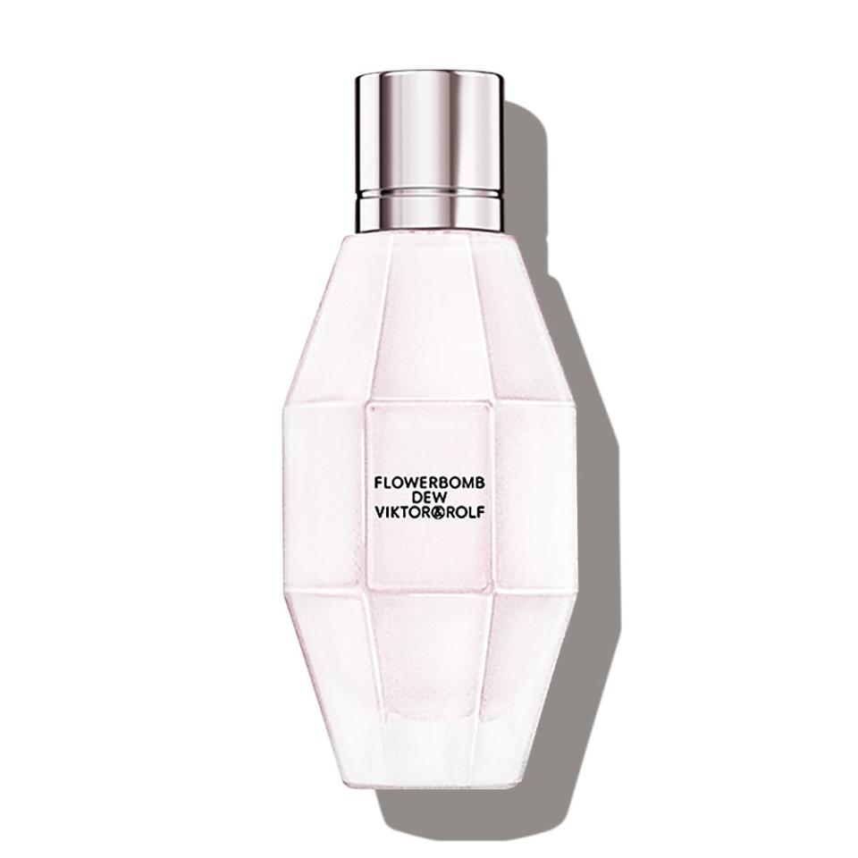 <a href="https://beautybox.allure.com/?source=EDT_ALB_EDIT_GALLERY_0_MAY_2021_ZZ"><strong>NEW MEMBER GIFT 1</strong></a><strong>:</strong> <strong>Viktor&Rolf Flowerbomb Dew Fragrance</strong>