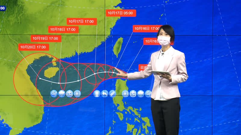 中央氣象局預報員謝佩芸指出，今日台灣已受尼莎颱風外圍環流影響。（圖／翻攝自中央氣象局直播）