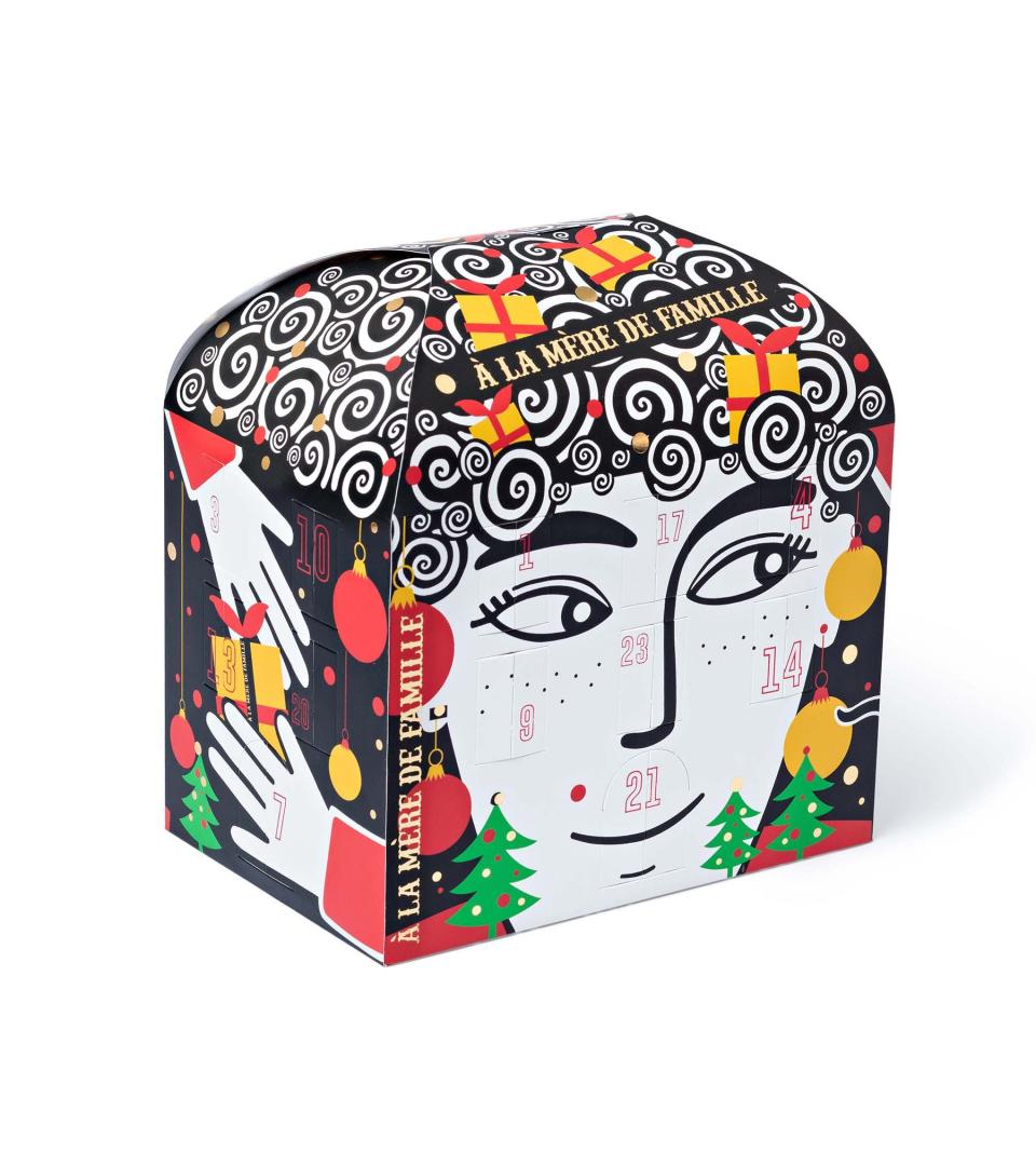 On craque pour le design de ce calendrier que l’on doit à la dessinatrice Zeina Abirached. Au choix, un visage masculin ou féminin. À l’intérieur, on retrouve des produits artisanaux phares de la Mère de Famille comme la pâte d’amande ou le nougat. Hmmm ça donne envie !<strong> Le petit plus : </strong>l’originalité de l’écrin. Disponible sur lameredefamille.com et en boutique, 39 €.