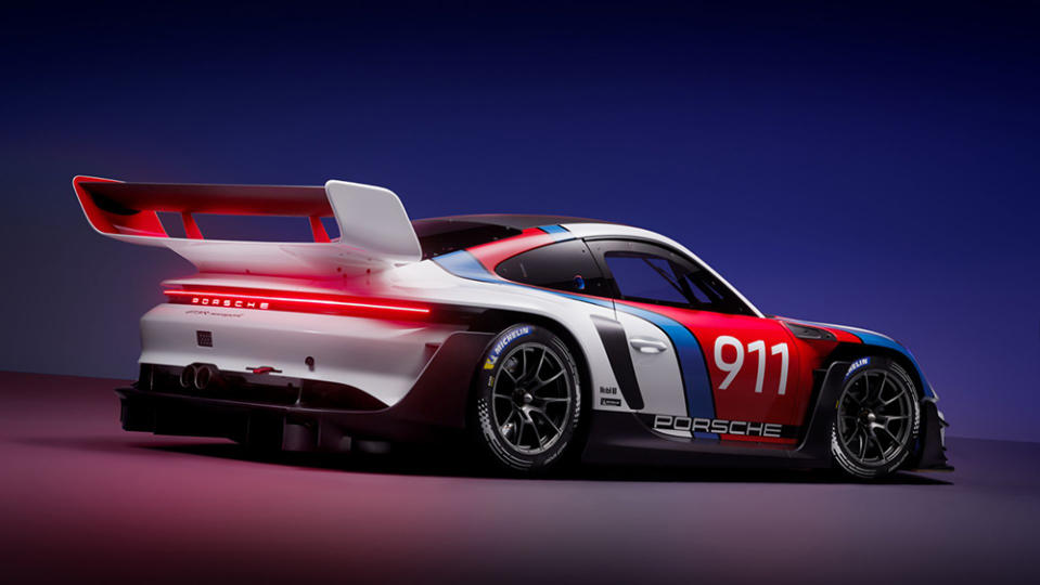 Rear 3/4 view of Porsche 911 GT3 R Rennsport