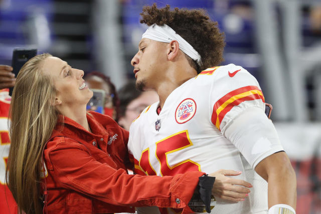 Chiefs quarterback Patrick Mahomes, wife Brittany welcome baby boy