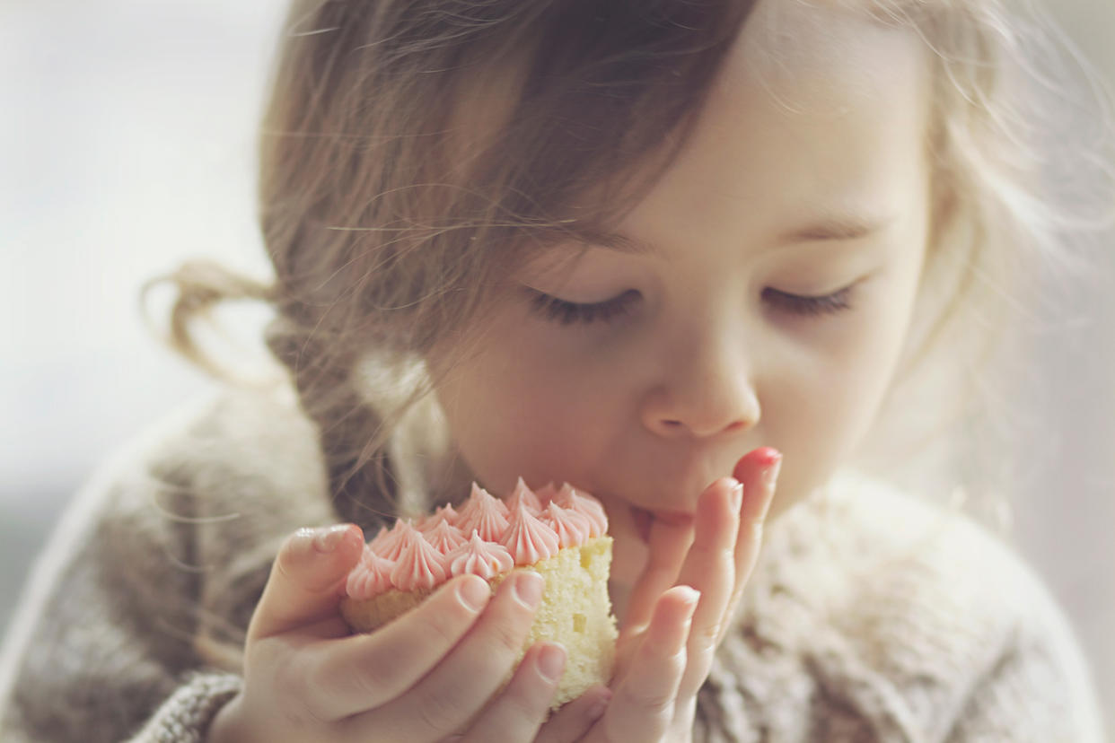 Kleine Naschereien sind zwar erlaubt – im Alltag sollte aber auf den Zuckerkonsum des Kindes geachtet werden. (Symbolbild: Getty Images)