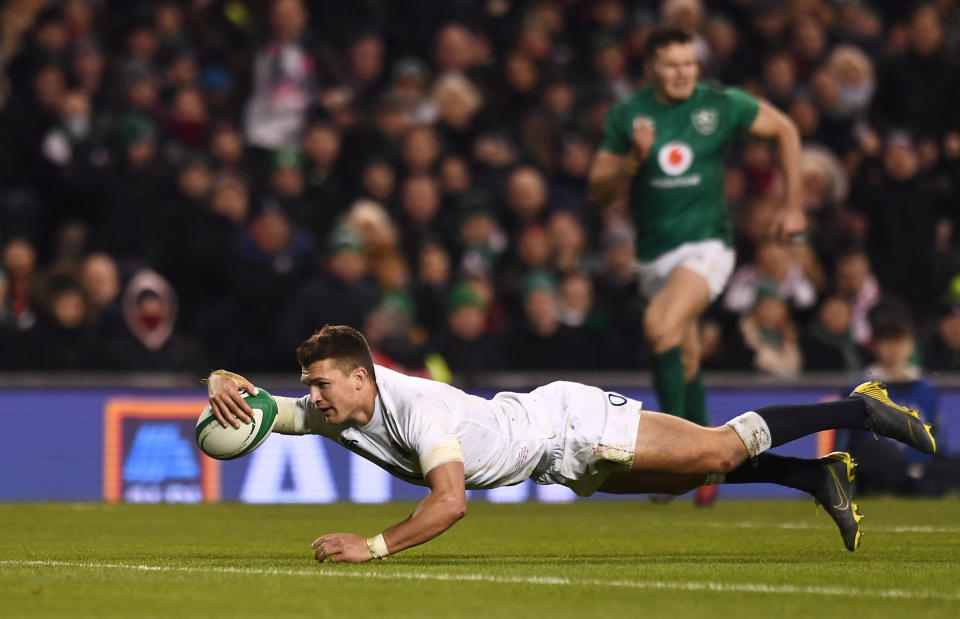 England’s Henry Slade scores their fourth try in their 32-20 win over Ireland in the Six Nations tournament. (PHOTO: Reuters/Clodagh Kilcoyne)