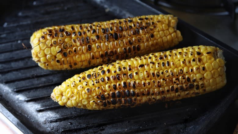 corn on grill pan