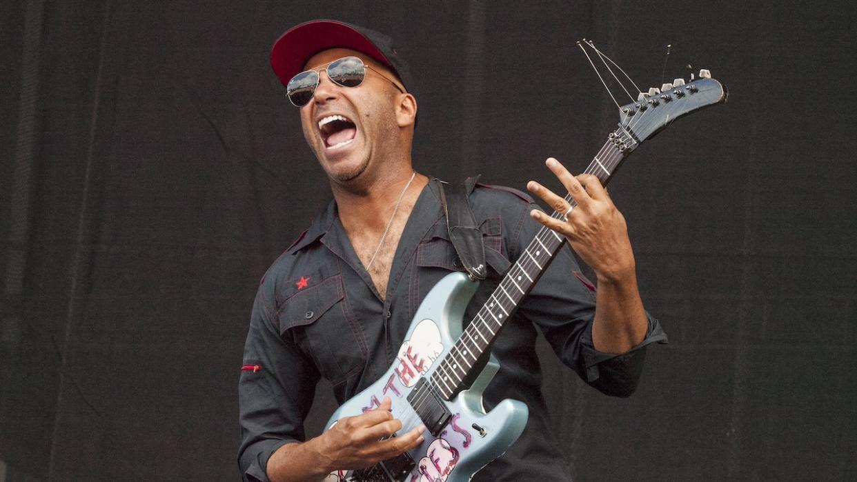  Tom Morello live in 2016. 