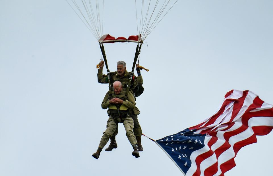 D-Day veteran Tom Rice parachutes on the 75th anniversary of the event. (Photo: Getty Editorial)