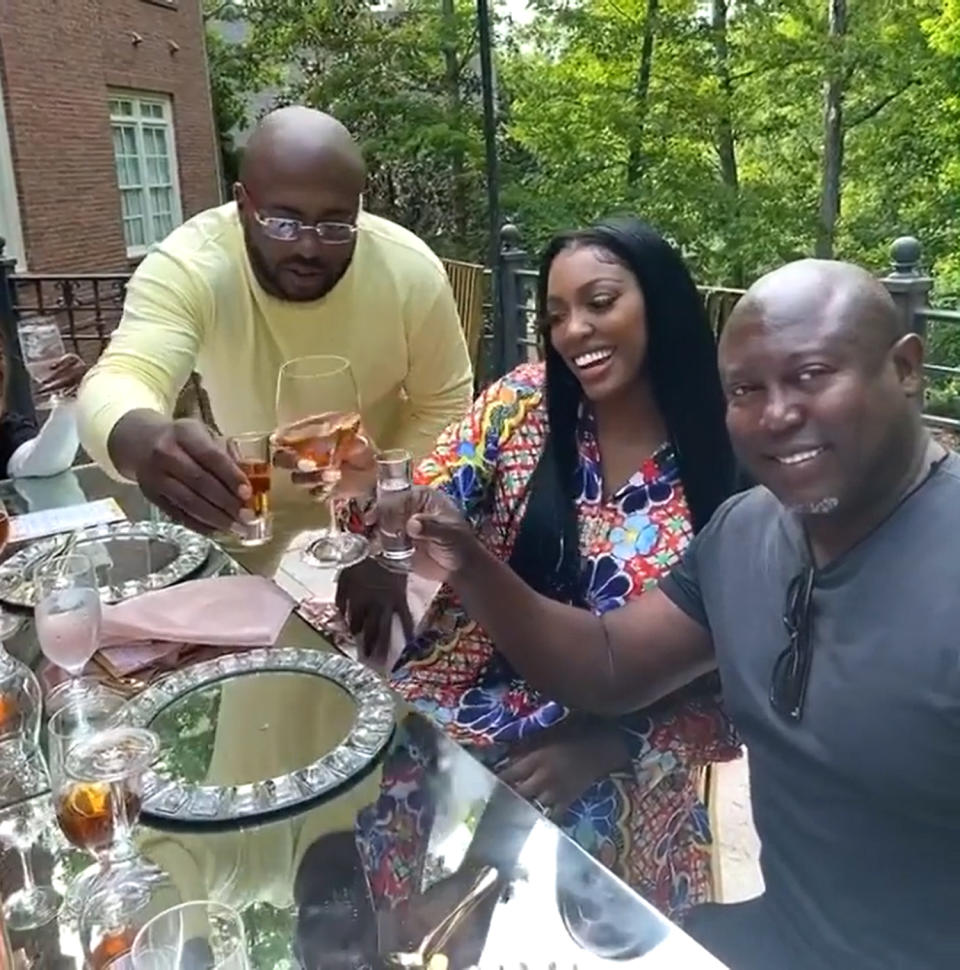 <p>Williams sat between ex McKinley and fiancé Guobadia on Mother's Day to share a toast.</p> <p>Williams captioned the happy moment, "Happy Mother's Day to me and all the other mothers out there ! 🎉 What a wonderful day!! 🙌🏾."</p>