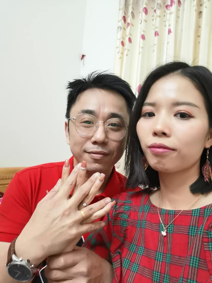 小彬彬（左）跟越南籍女友還沒登記。（圖／翻攝臉書）